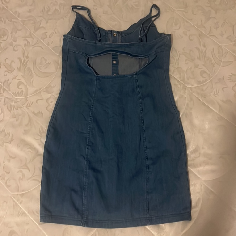 Medium button jean dress - Picture 2 of 2